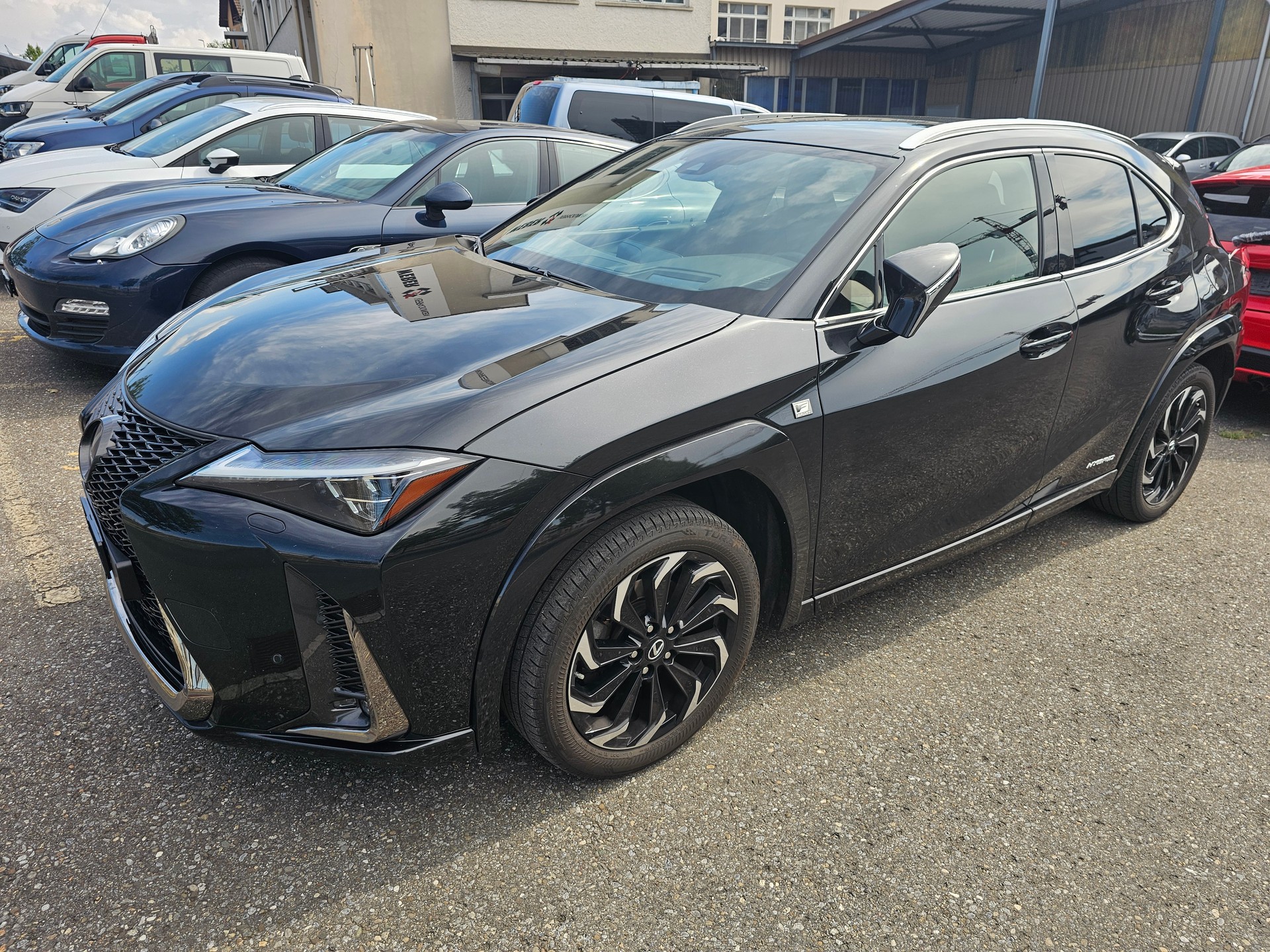 LEXUS UX 250h Excellence AWD Automatic-image-2