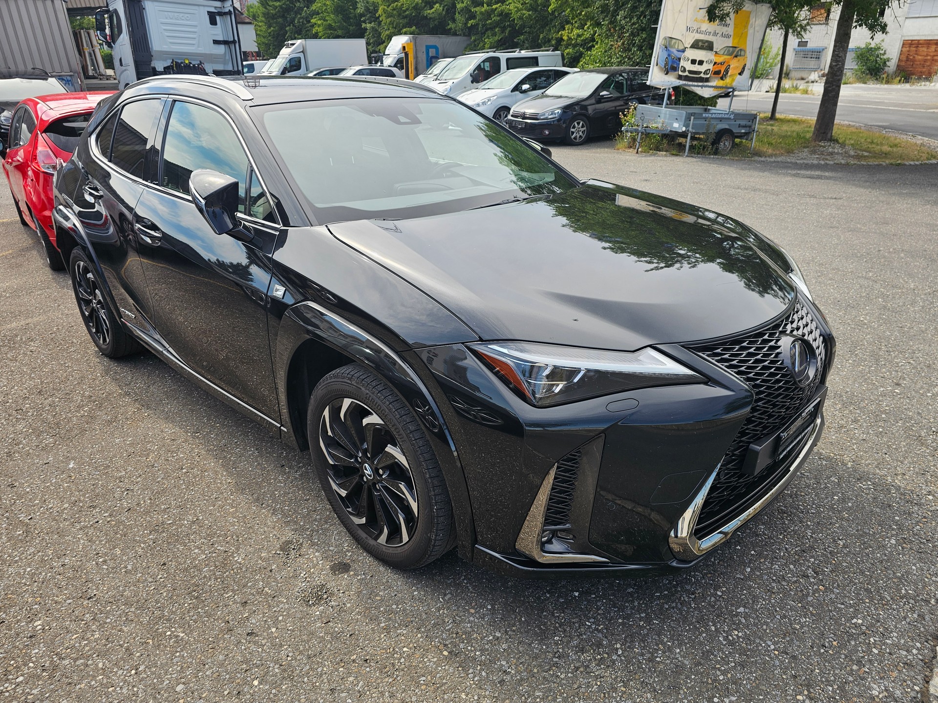 LEXUS UX 250h Excellence AWD Automatic-image-1