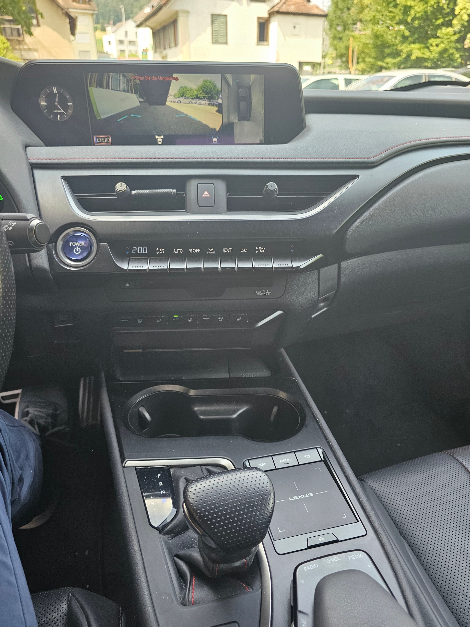 LEXUS UX 250h Excellence AWD Automatic-image-12