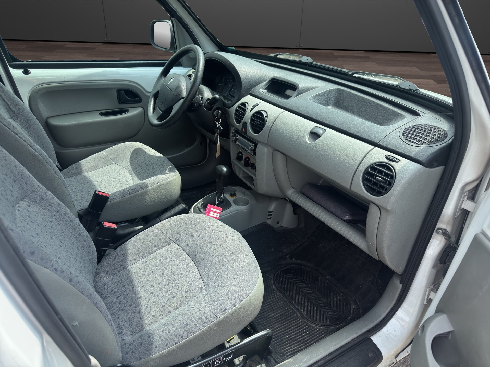 RENAULT Kangoo 1.6 16V A-image-14