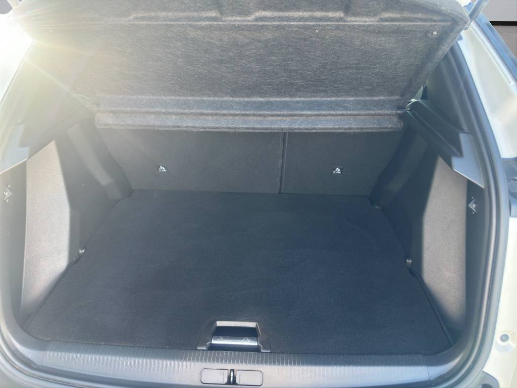PEUGEOT 2008 e Allure Pack-image-10