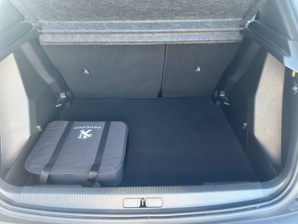 PEUGEOT 2008 e Allure Pack-image-11