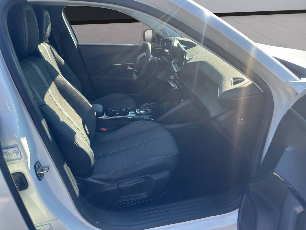 PEUGEOT 2008 e Allure Pack-image-9