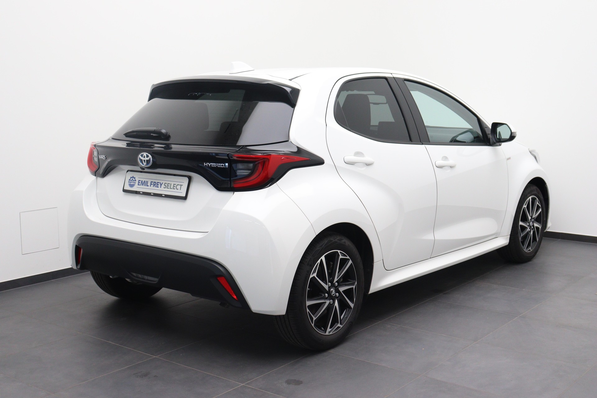 TOYOTA Yaris 1.5 VVT-i HSD-showroom-element-3