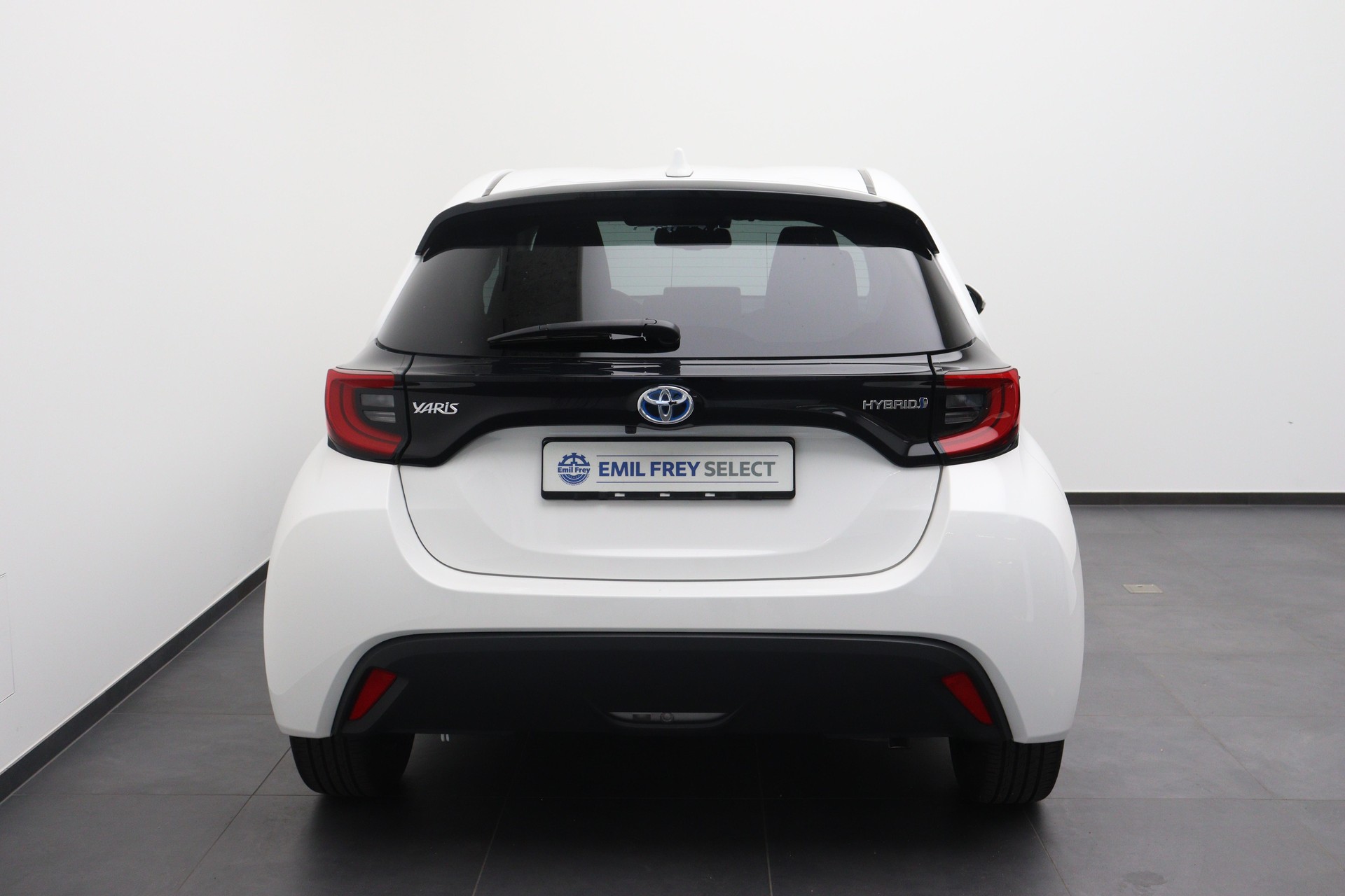 TOYOTA Yaris 1.5 VVT-i HSD-image-4