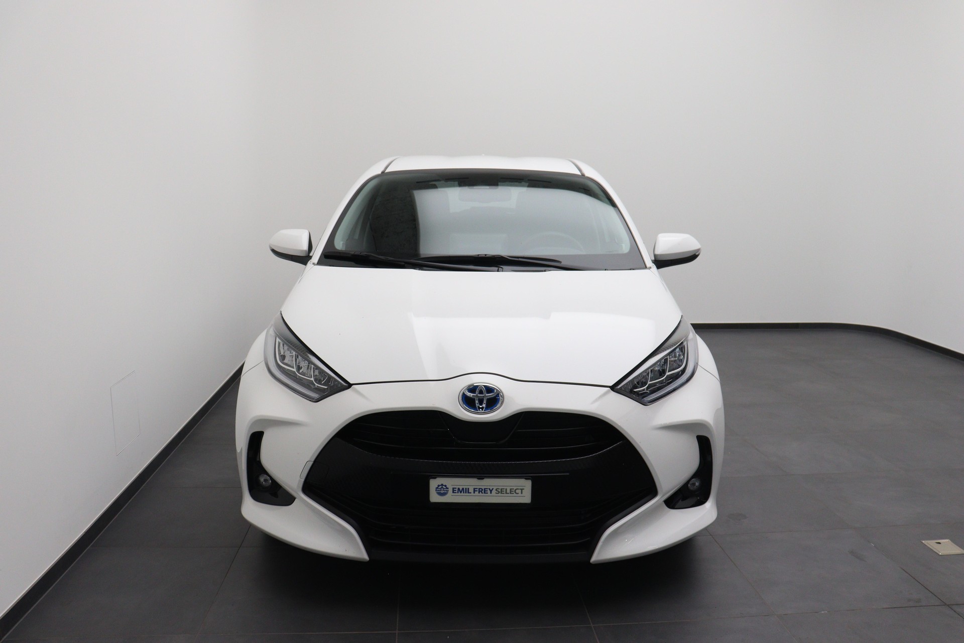 TOYOTA Yaris 1.5 VVT-i HSD-showroom-element-1