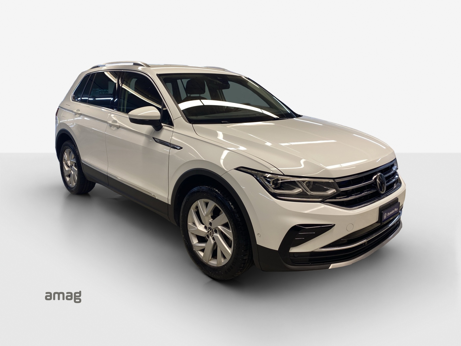 VW Tiguan 2.0TSI Elegance 4Motion DSG-image-5