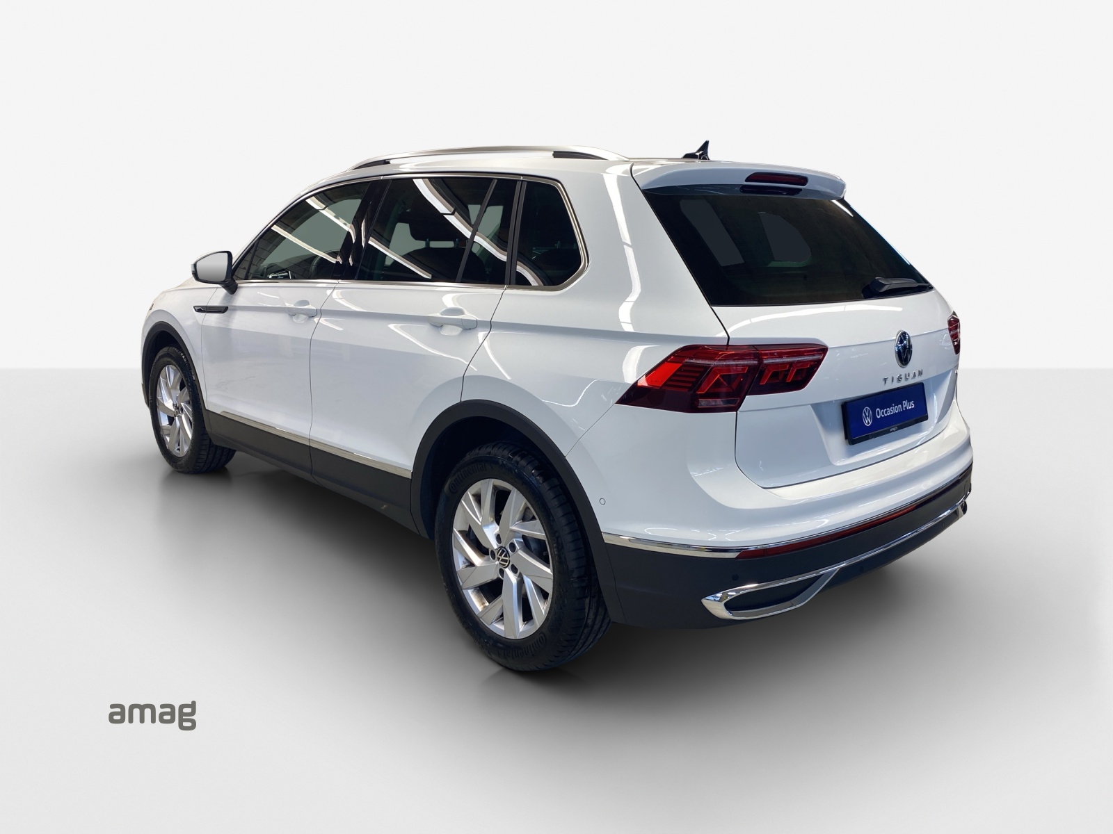 VW Tiguan 2.0TSI Elegance 4Motion DSG-image-2
