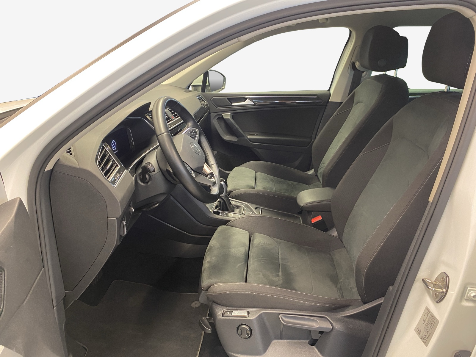 VW Tiguan 2.0TSI Elegance 4Motion DSG-image-7