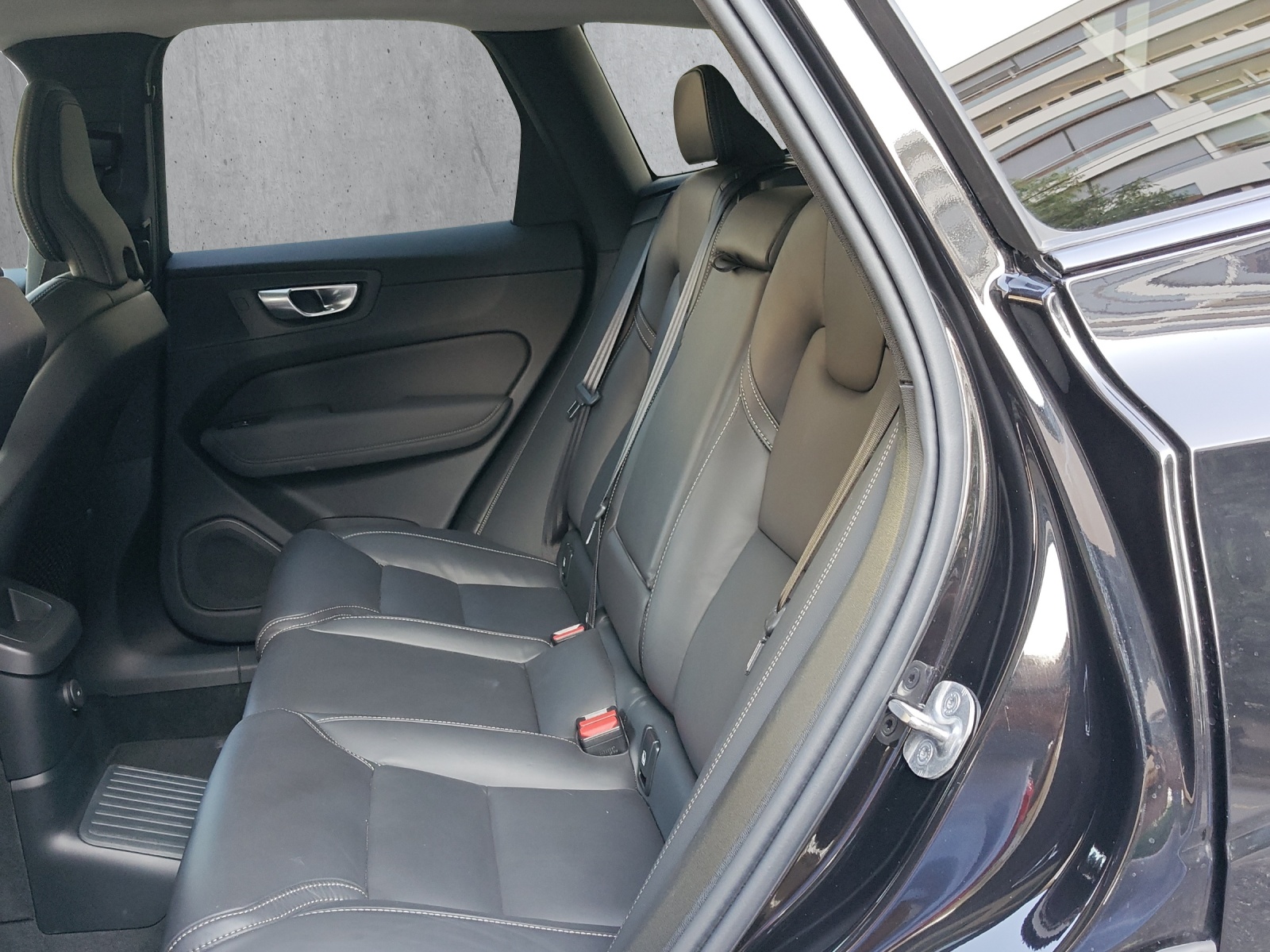 VOLVO XC60 T8 eAWD PluginHybrid Plus Dark Geartronic-image-12