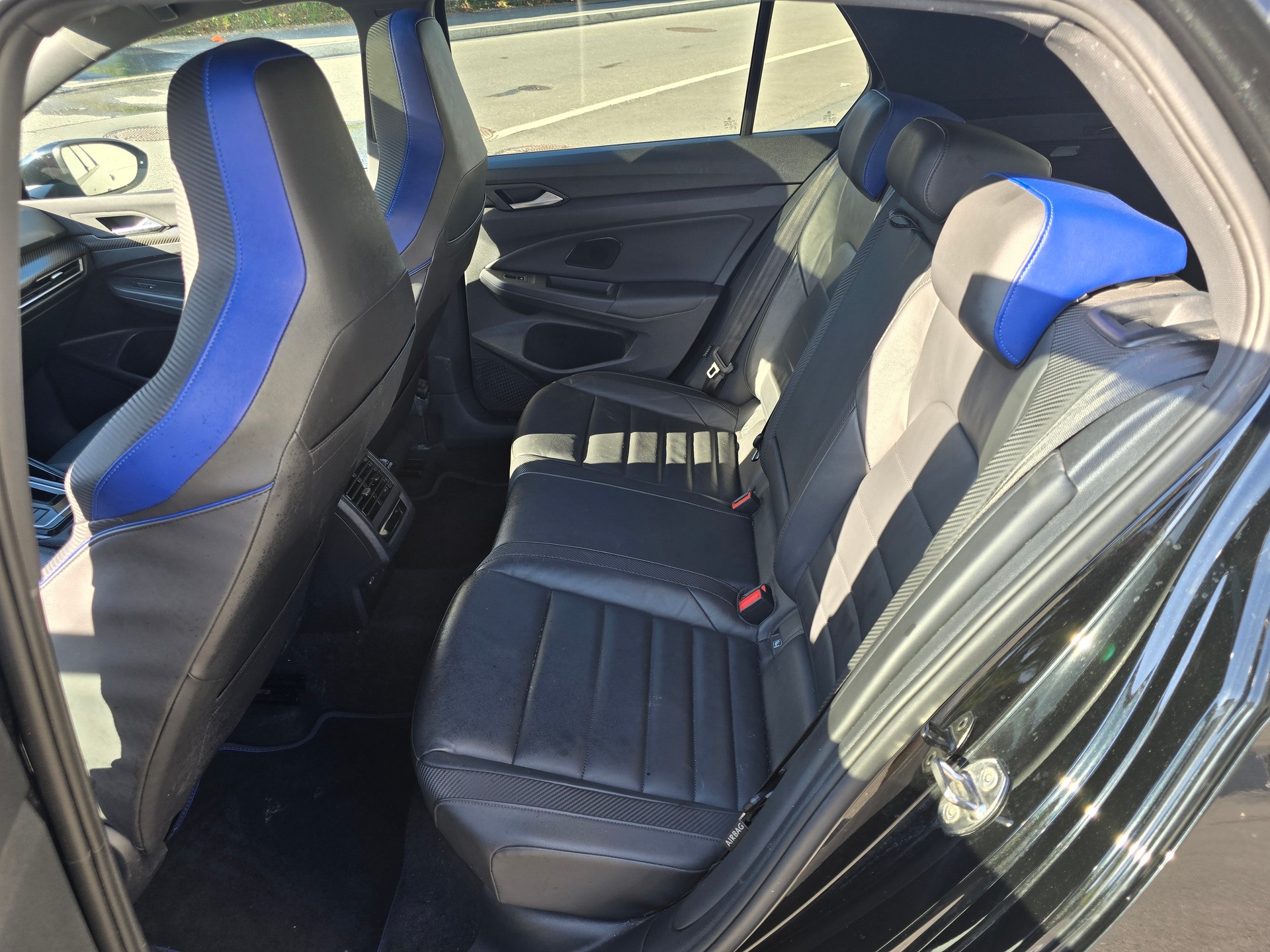 VW Golf 2.0 TSI R Black Edition DSG 4 Motion-image-13