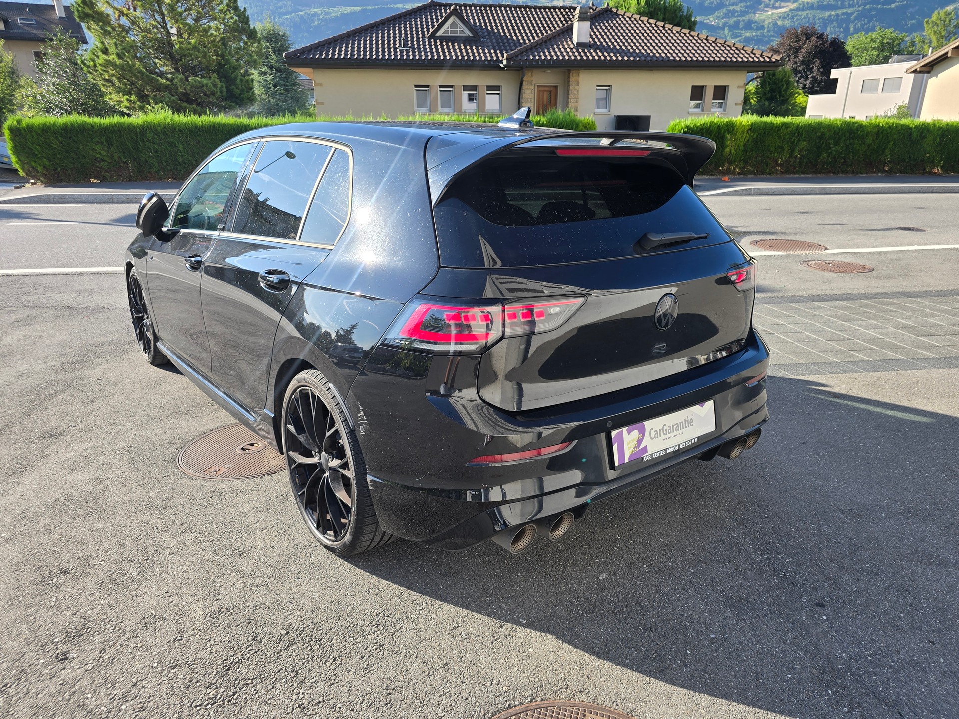 VW Golf 2.0 TSI R Black Edition DSG 4 Motion-image-3