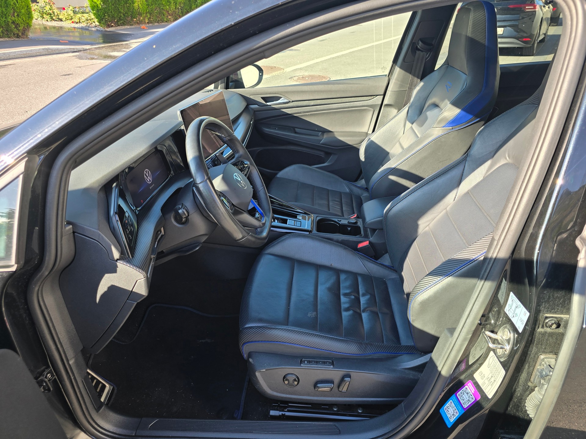 VW Golf 2.0 TSI R Black Edition DSG 4 Motion-image-10