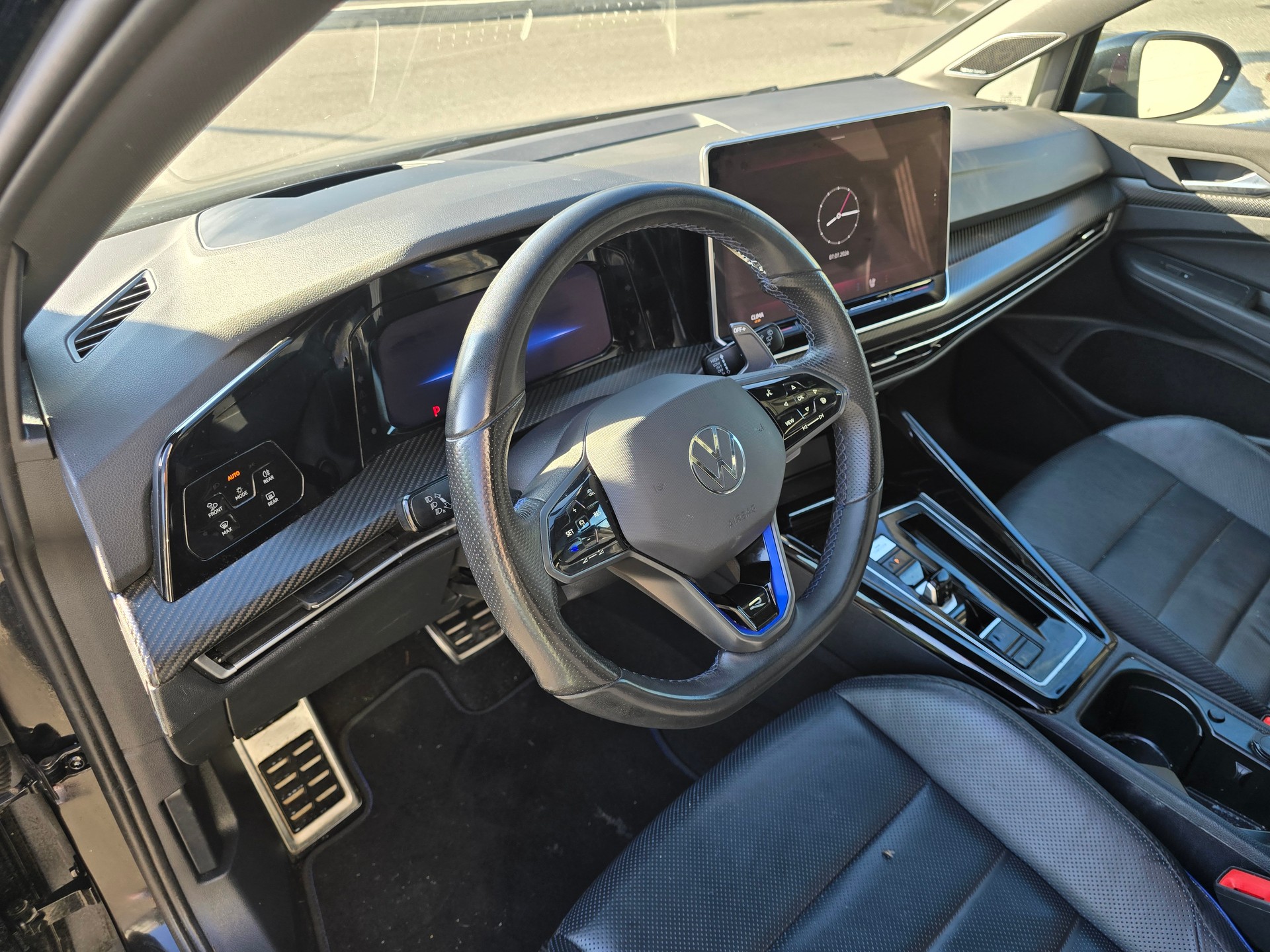 VW Golf 2.0 TSI R Black Edition DSG 4 Motion-image-11
