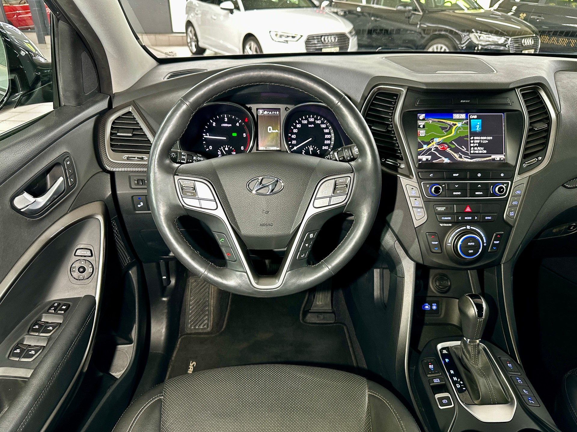 HYUNDAI Santa Fe 2.2 CRDI Vertex 4WD Automatic 7-Plätzer-image-18