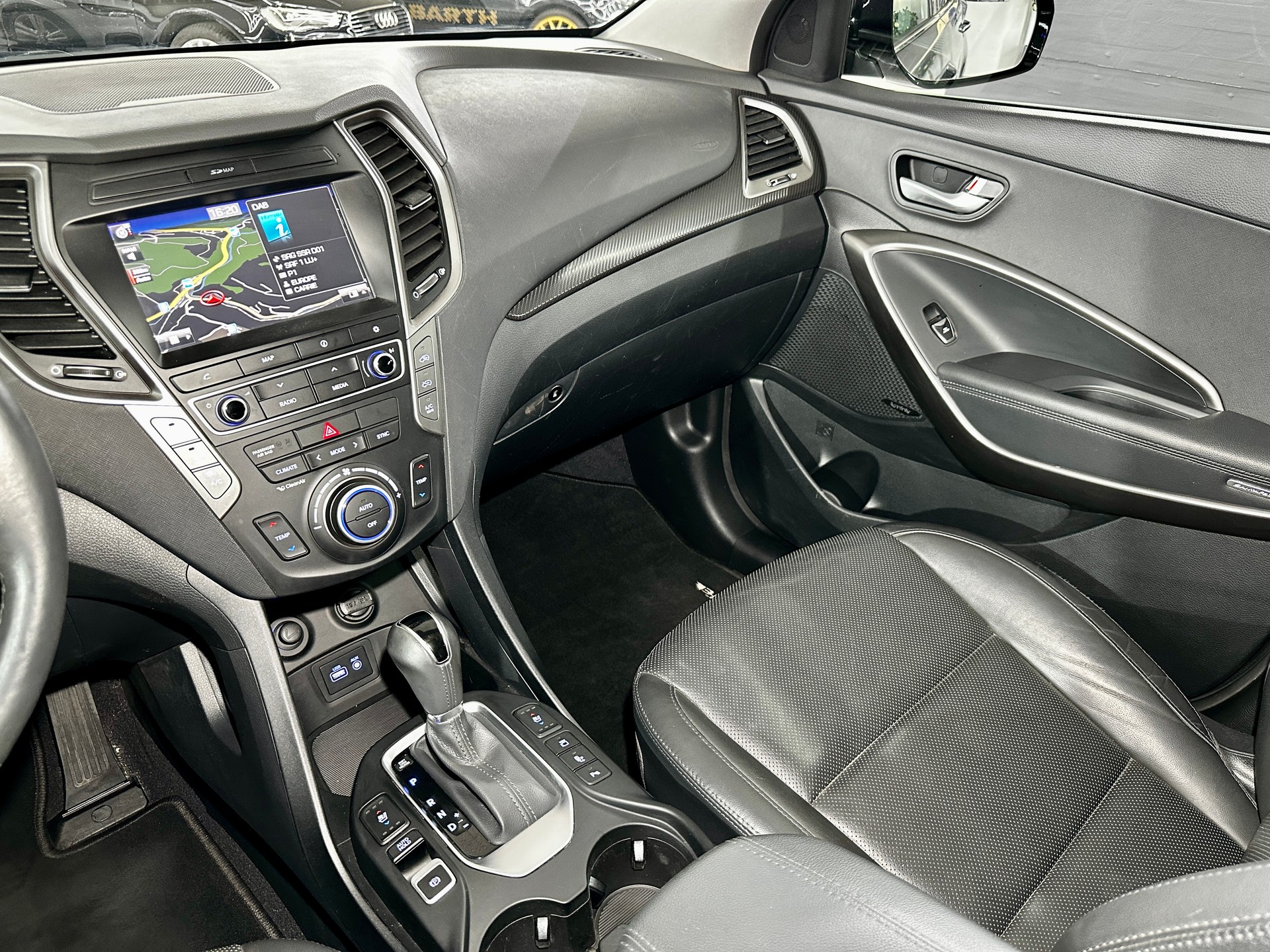HYUNDAI Santa Fe 2.2 CRDI Vertex 4WD Automatic 7-Plätzer-image-20
