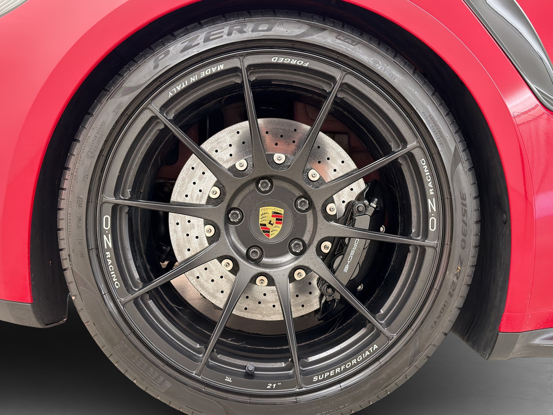 PORSCHE 911 Turbo S Cabriolet-image-8