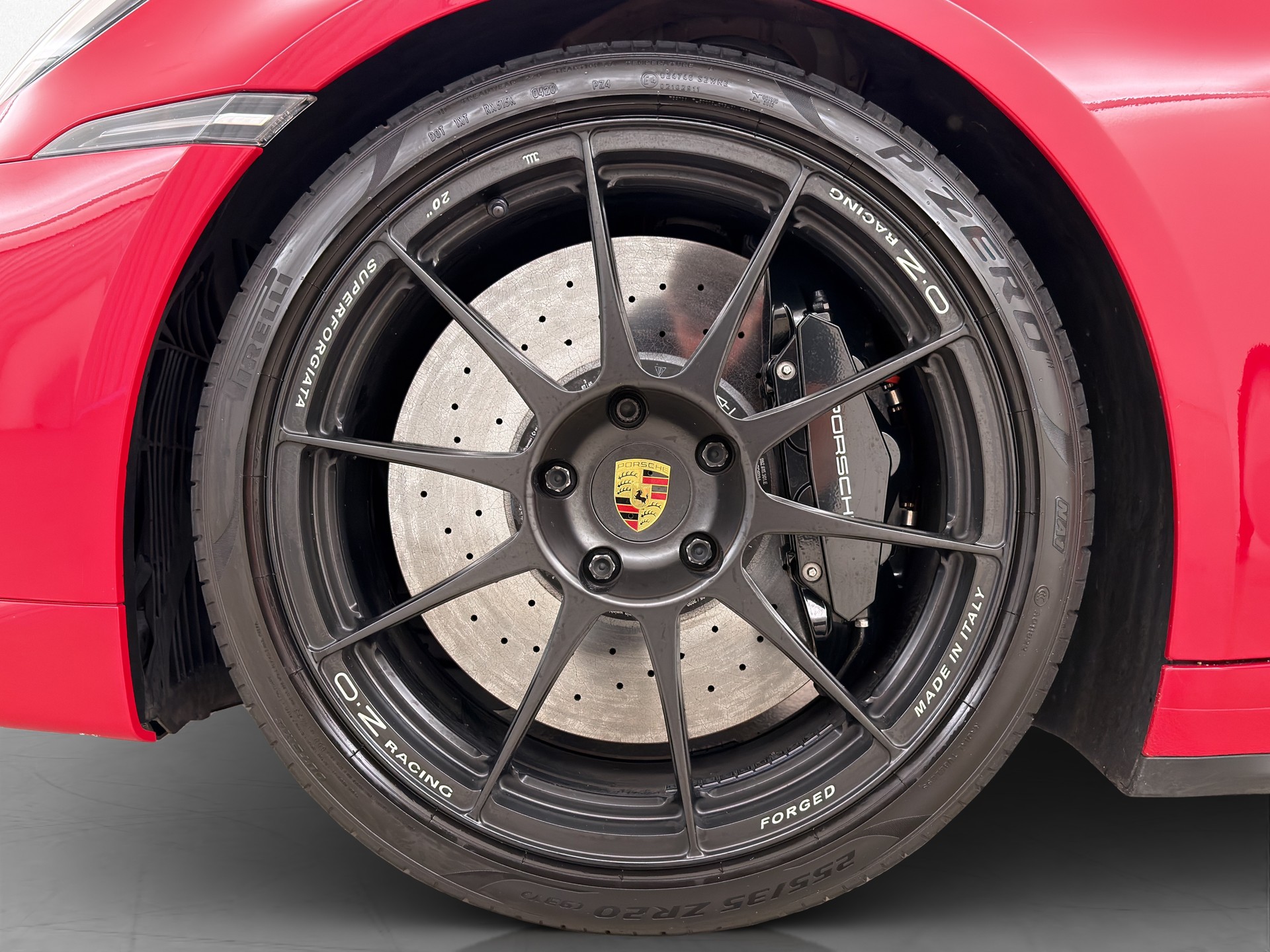 PORSCHE 911 Turbo S Cabriolet-image-8