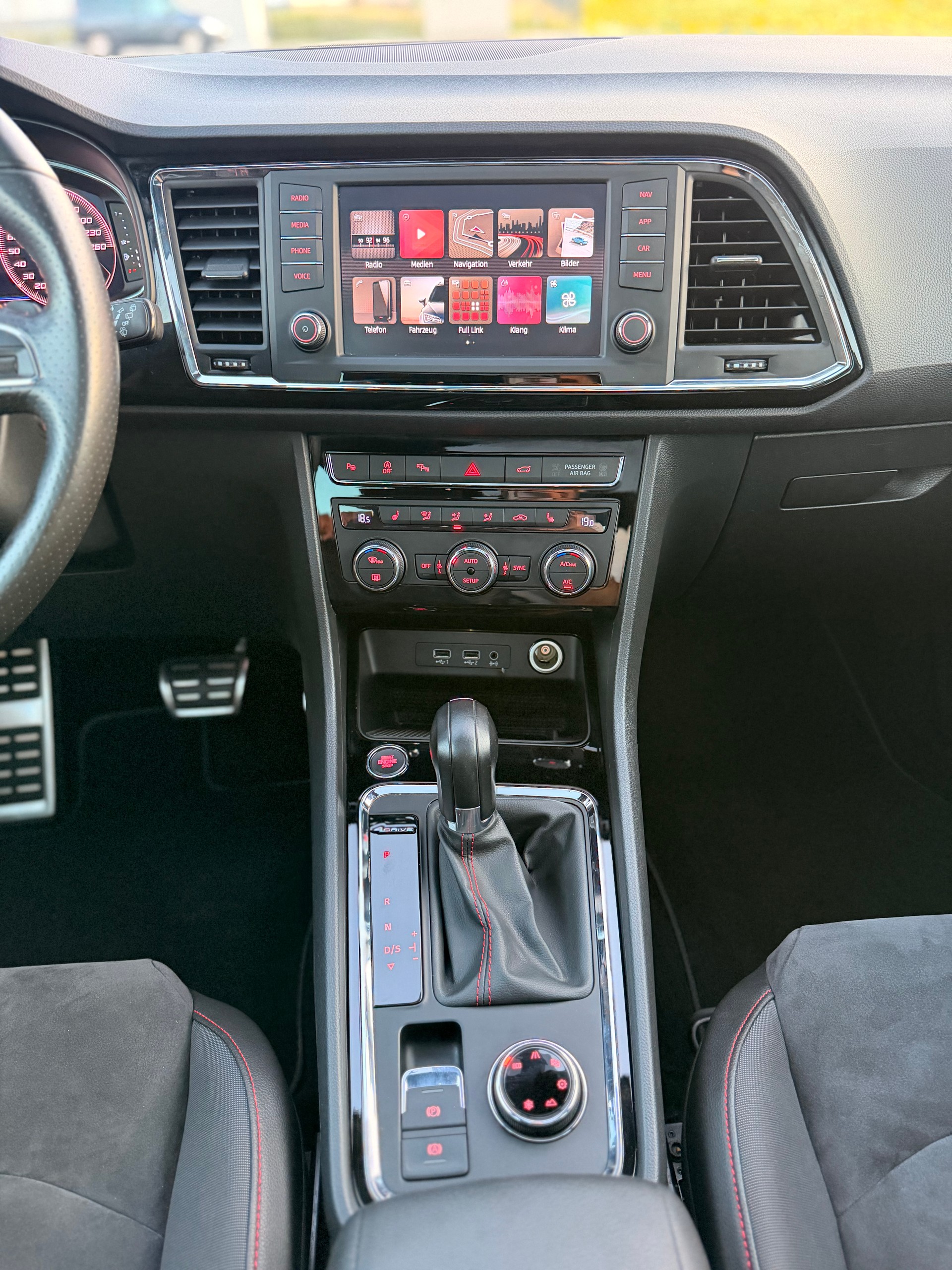 SEAT Ateca 2.0 TSI FR 4Drive DSG-image-22