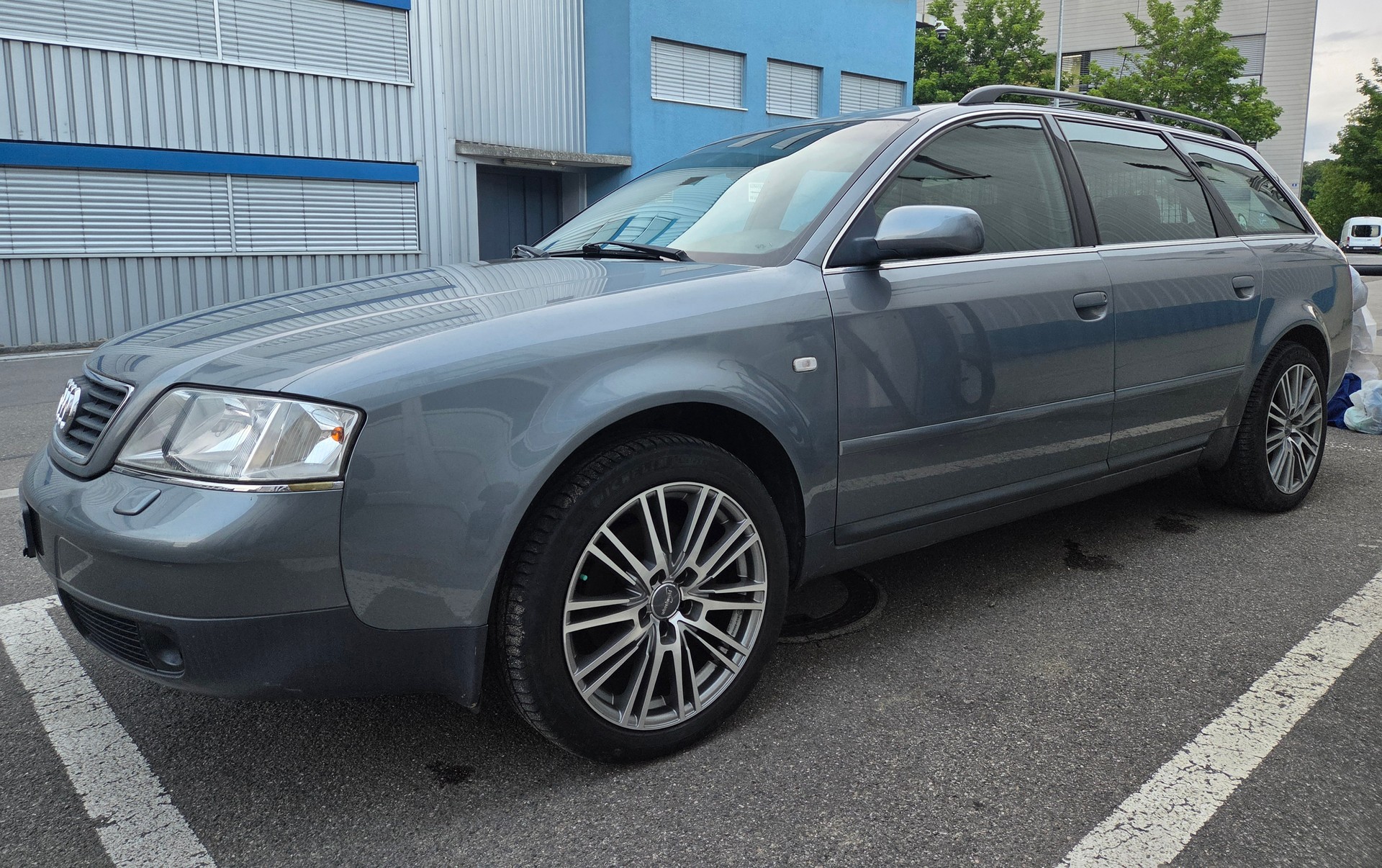 AUDI 2.8 E V6 30V quattro-image-2