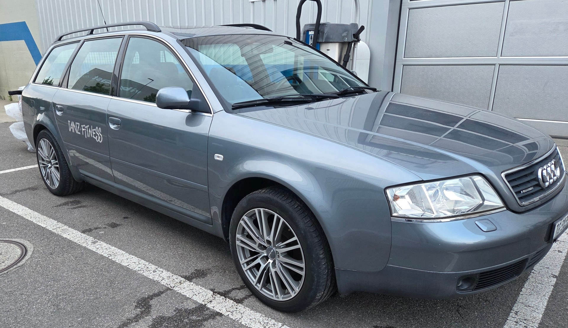 AUDI 2.8 E V6 30V quattro-image-3