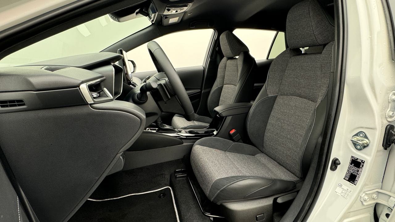 TOYOTA Corolla TS 2.0 HSD Sport e-CVT-image-4