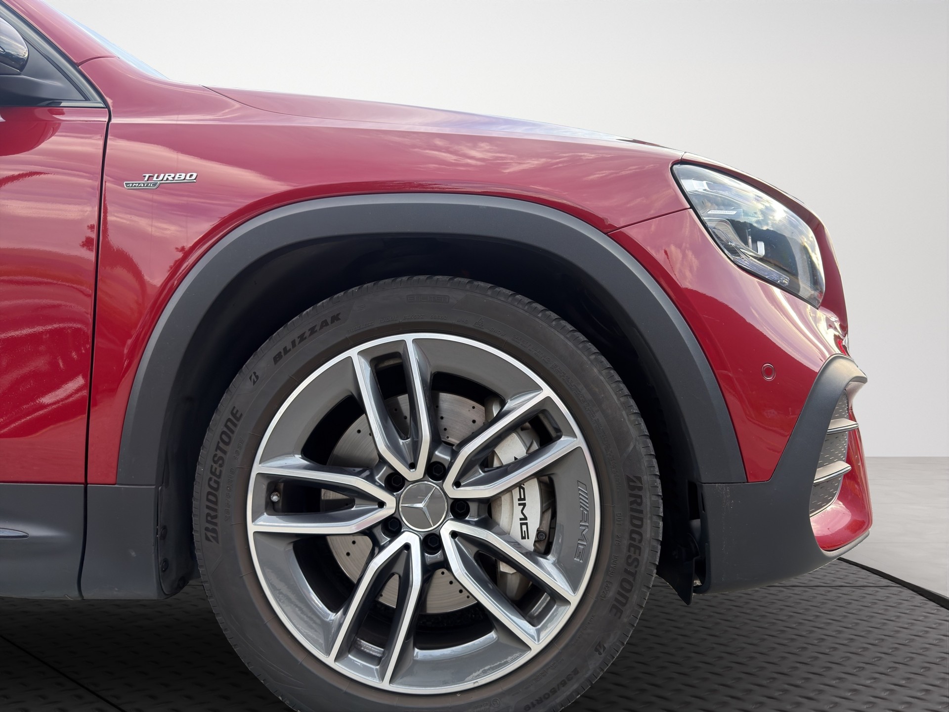 MERCEDES-BENZ GLB 35 AMG 4Matic 8G-Tronic-image-17
