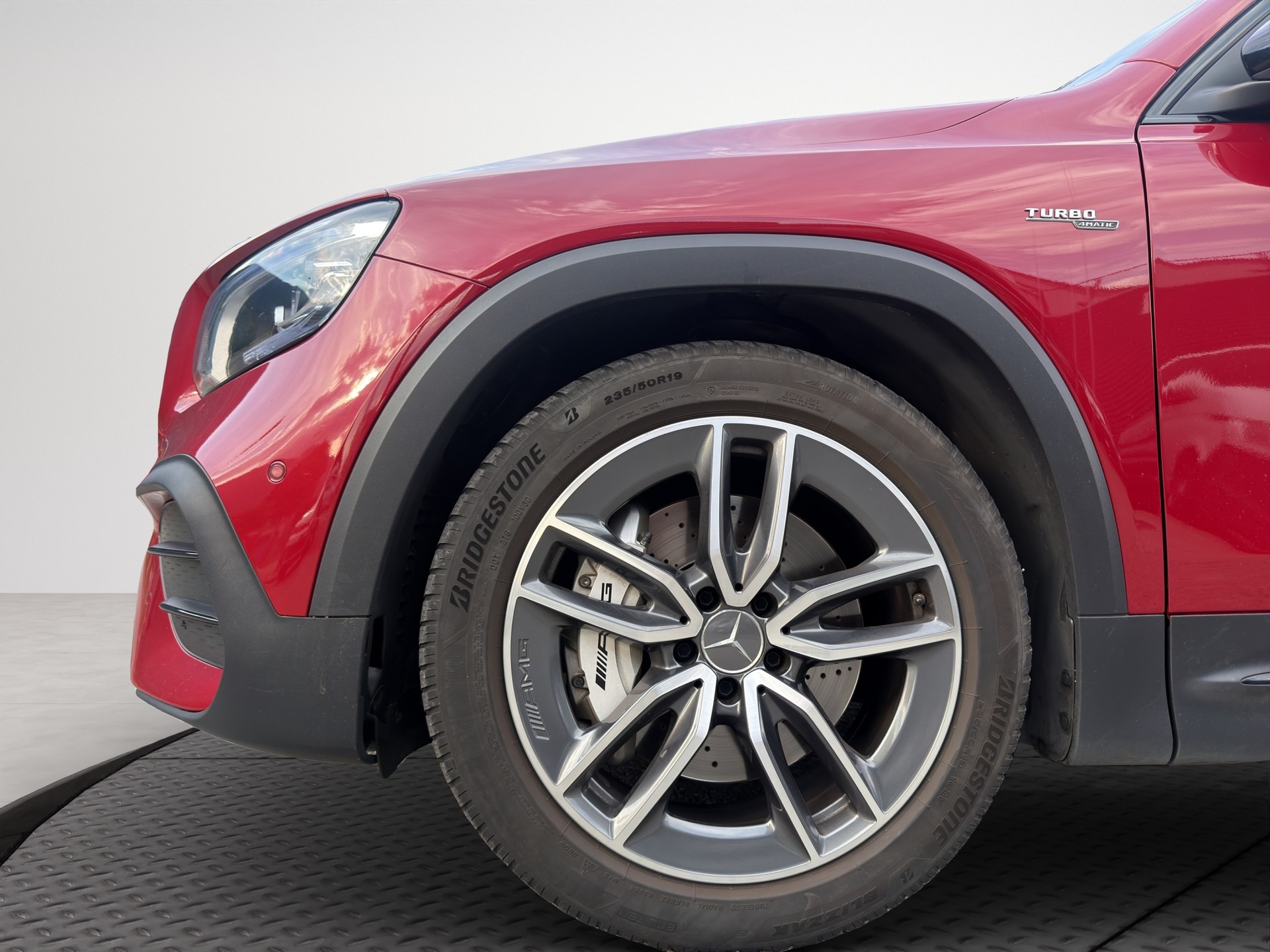 MERCEDES-BENZ GLB 35 AMG 4Matic 8G-Tronic-image-16
