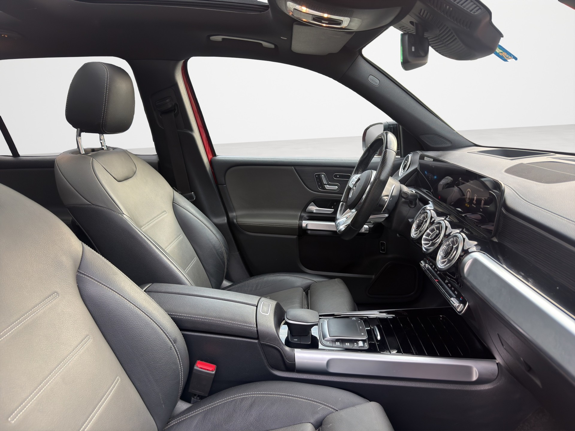 MERCEDES-BENZ GLB 35 AMG 4Matic 8G-Tronic-image-13