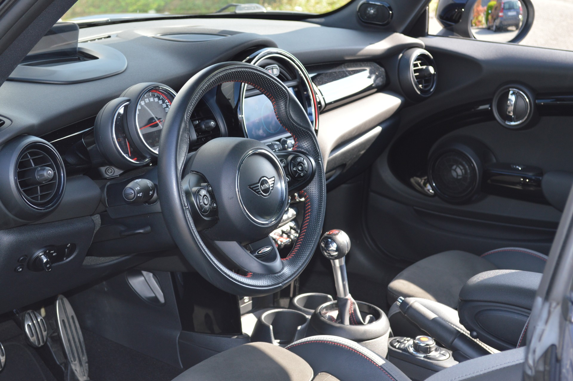 MINI Cooper John Cooper Works-image-10