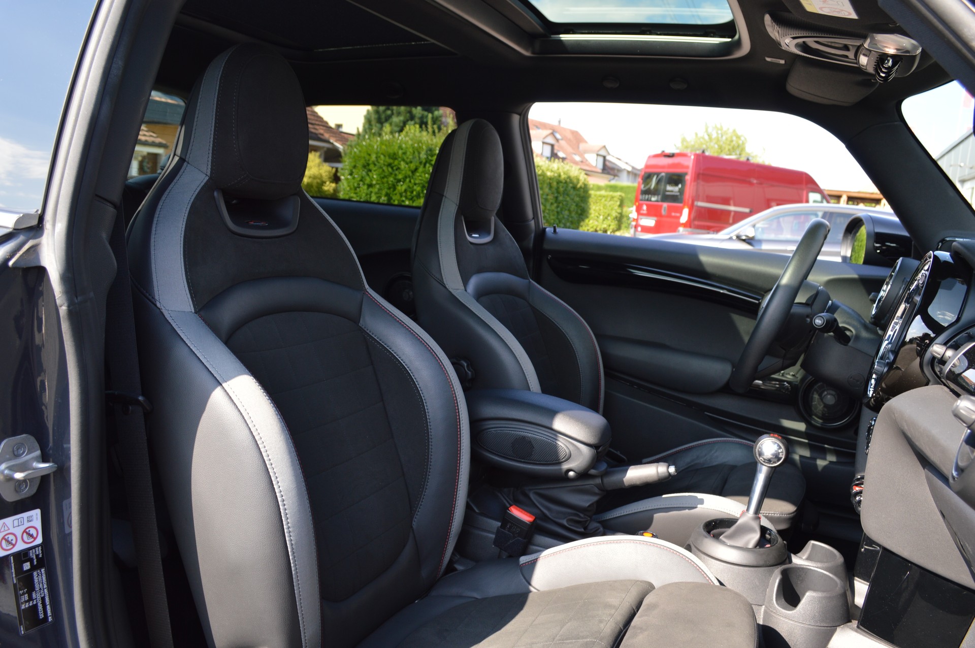 MINI Cooper John Cooper Works-image-16