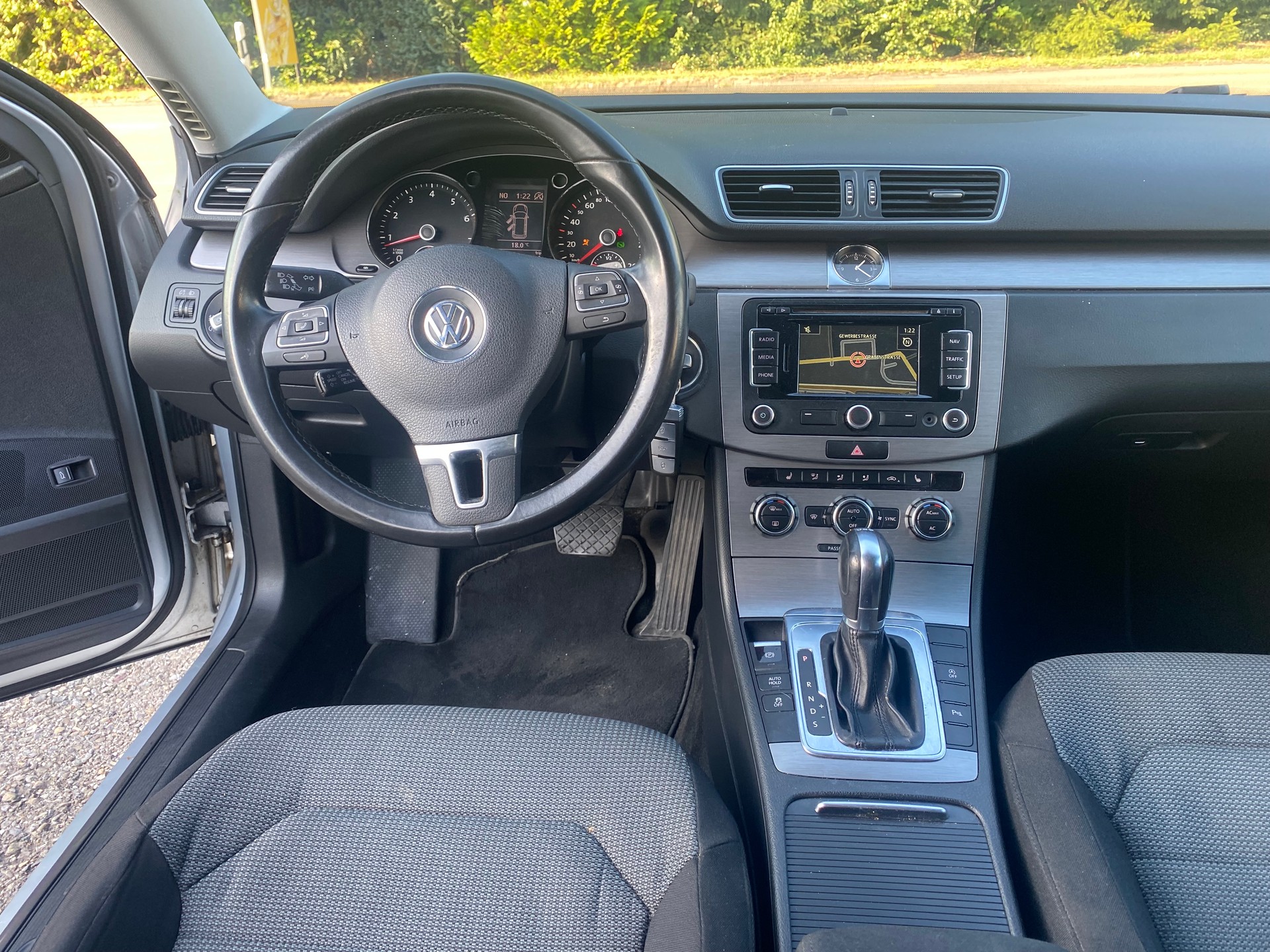 VW Passat Variant 1.4 TSI BMT Highline DSG-image-6