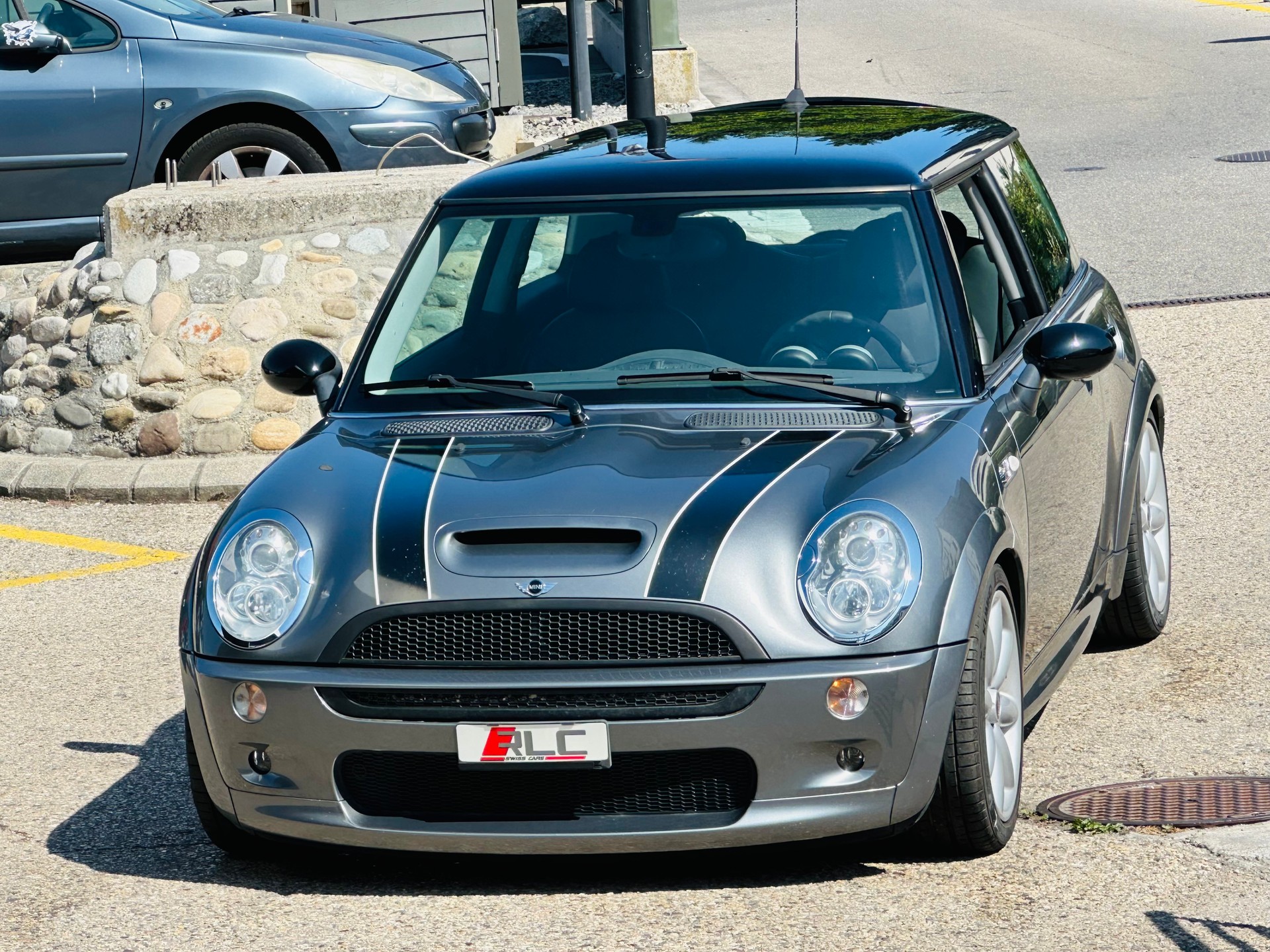 MINI Cooper S-showroom-element-3