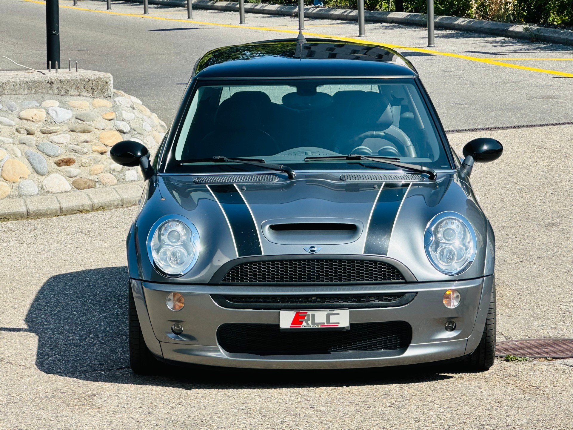 MINI Cooper S-showroom-element-2