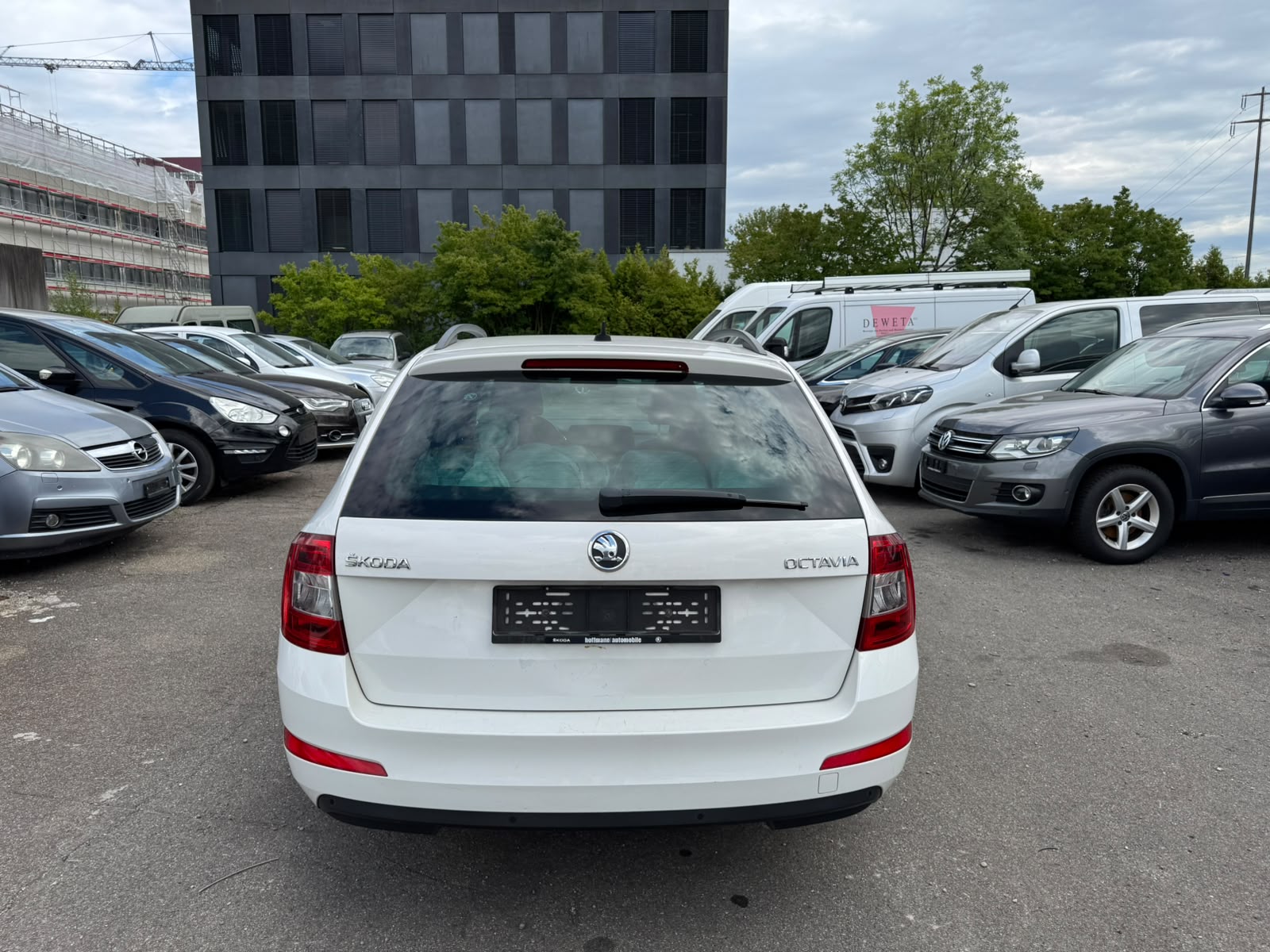 SKODA Octavia Combi 2.0 TDI Elegance DSG-image-5