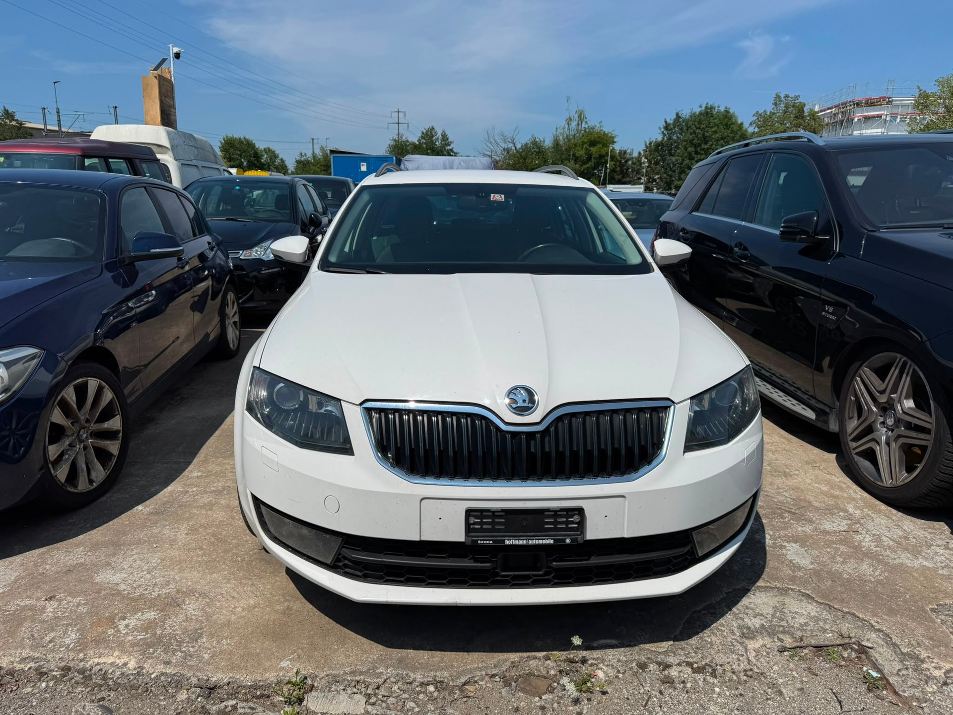 SKODA Octavia Combi 2.0 TDI Elegance DSG-image-1