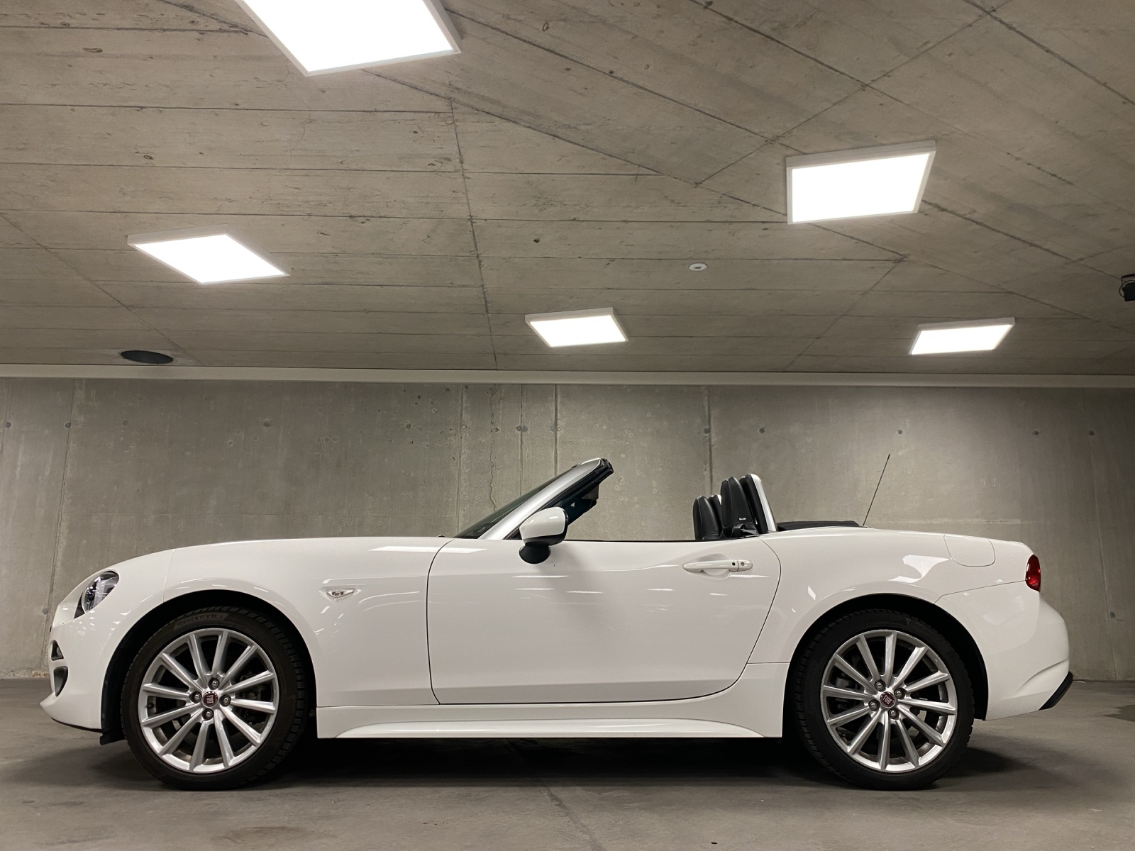 FIAT 124 Spider 1.4 140 Lusso-image-11