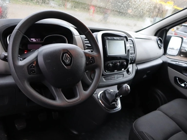 RENAULT Trafic 1.6 dCi 120 2.9t Business L1H1 ** Navigation ** PDC ** 3-Plätzer ** Frisch ab MFK & Service **-image-8
