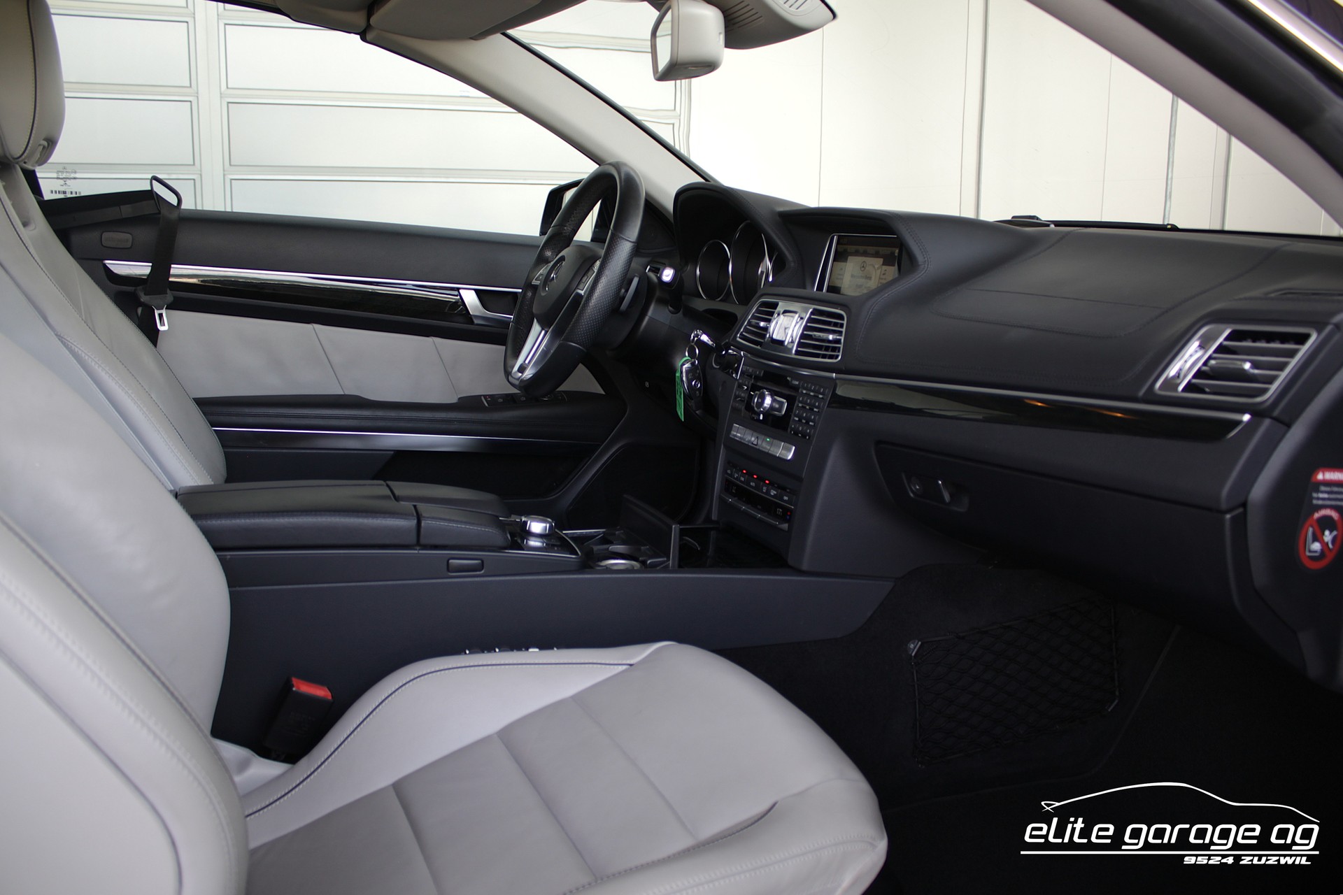 MERCEDES-BENZ E 300 7G-Tronic AMG Sportpaket-image-15