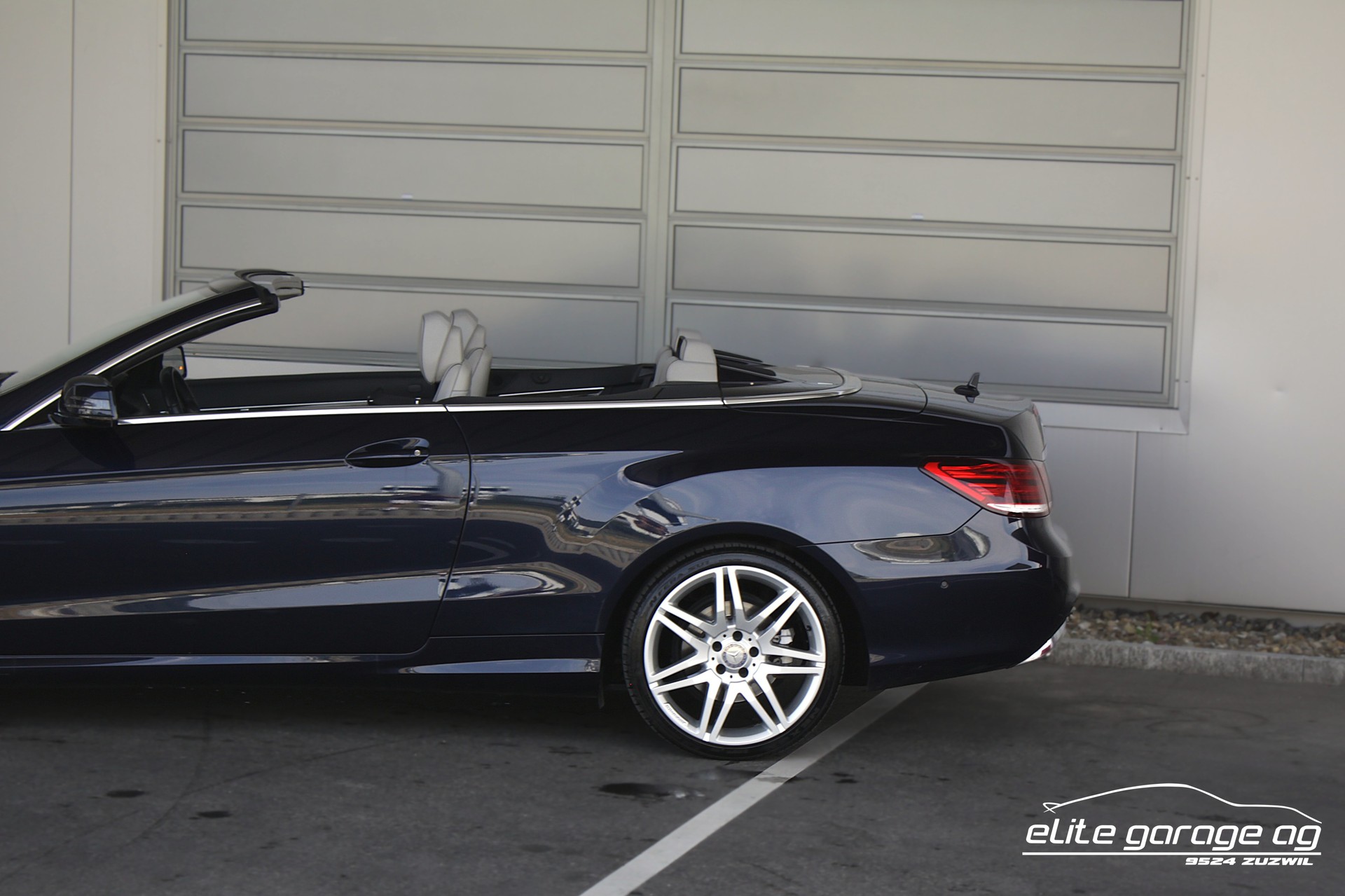 MERCEDES-BENZ E 300 7G-Tronic AMG Sportpaket-image-12