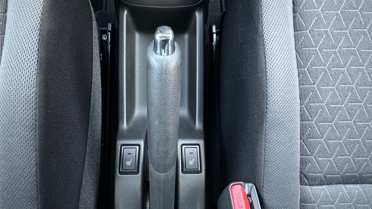 SUZUKI NEW SWIFT 1.2 COMPACT TOP HYBRID 4X4-image-27
