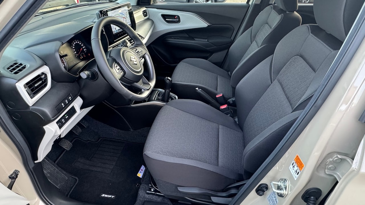 SUZUKI NEW SWIFT 1.2 COMPACT TOP HYBRID 4X4-image-14