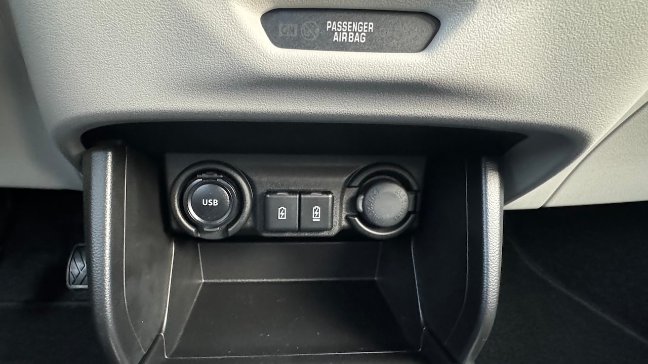 SUZUKI NEW SWIFT 1.2 COMPACT TOP HYBRID 4X4-image-31
