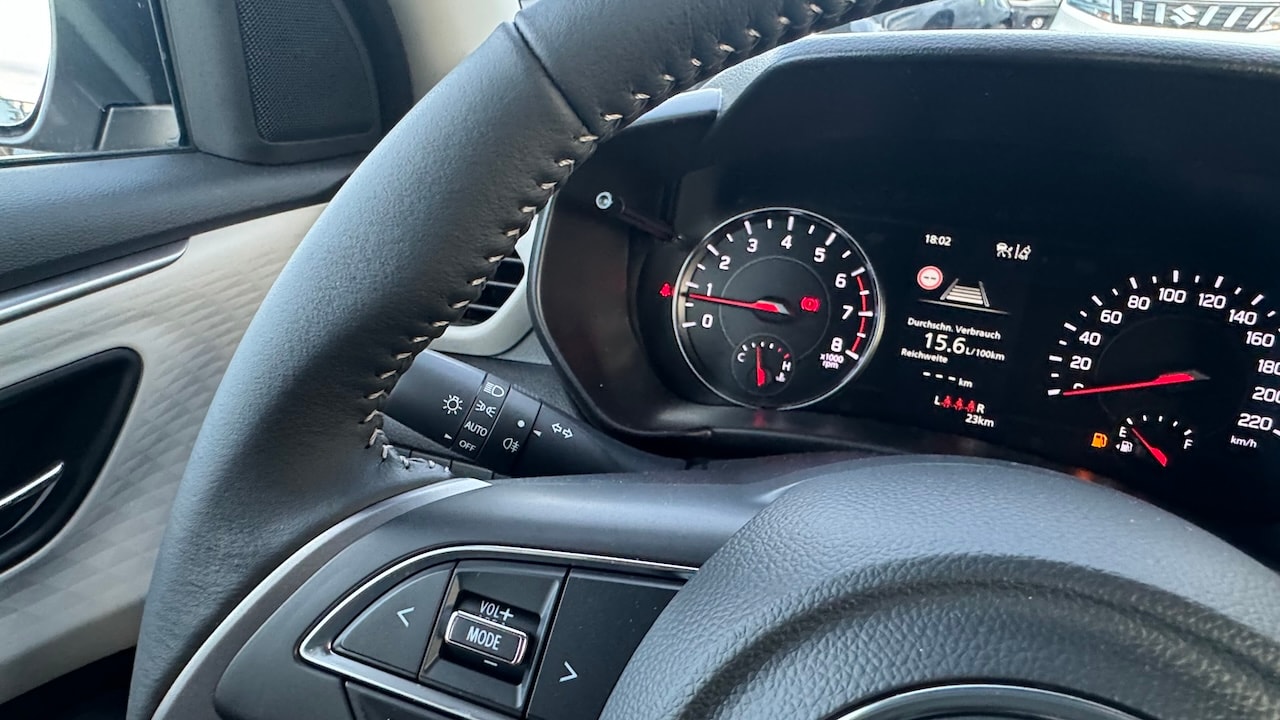 SUZUKI NEW SWIFT 1.2 COMPACT TOP HYBRID 4X4-image-19