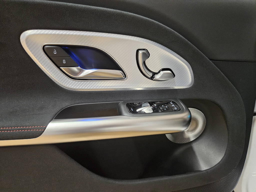 MERCEDES-BENZ GLB 220 4Matic-image-8
