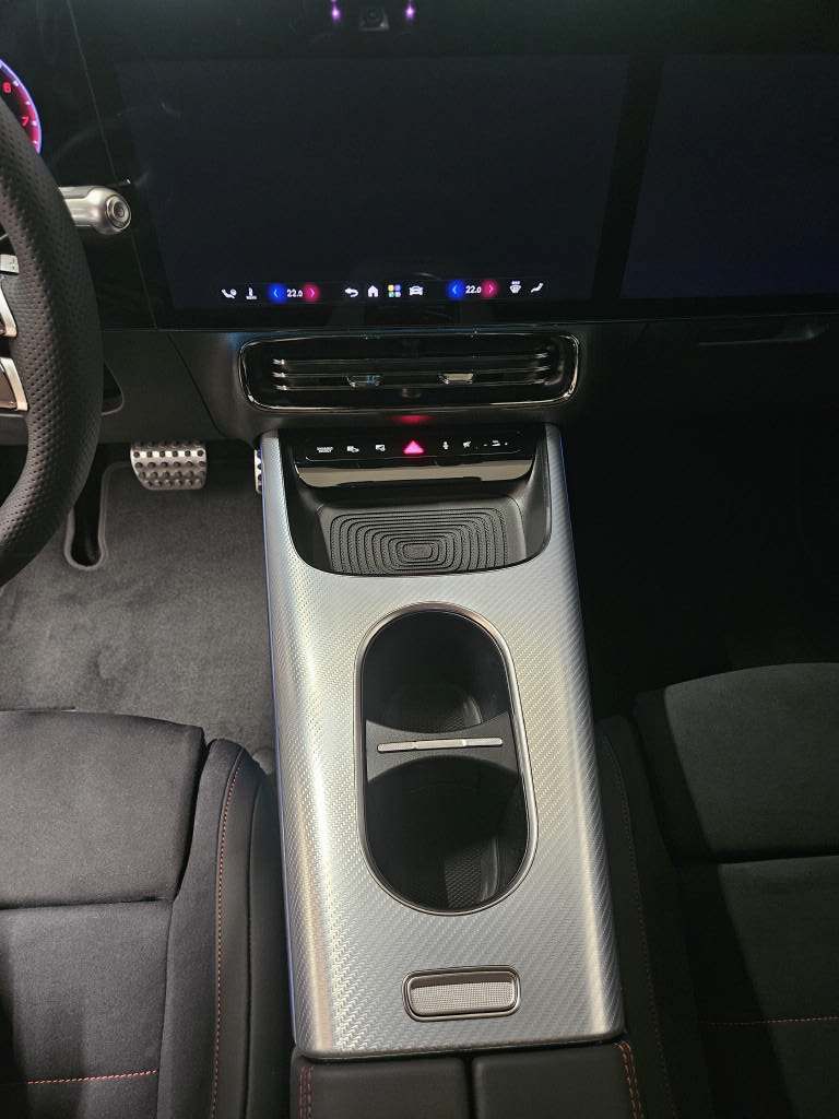 MERCEDES-BENZ GLB 220 4Matic-image-12