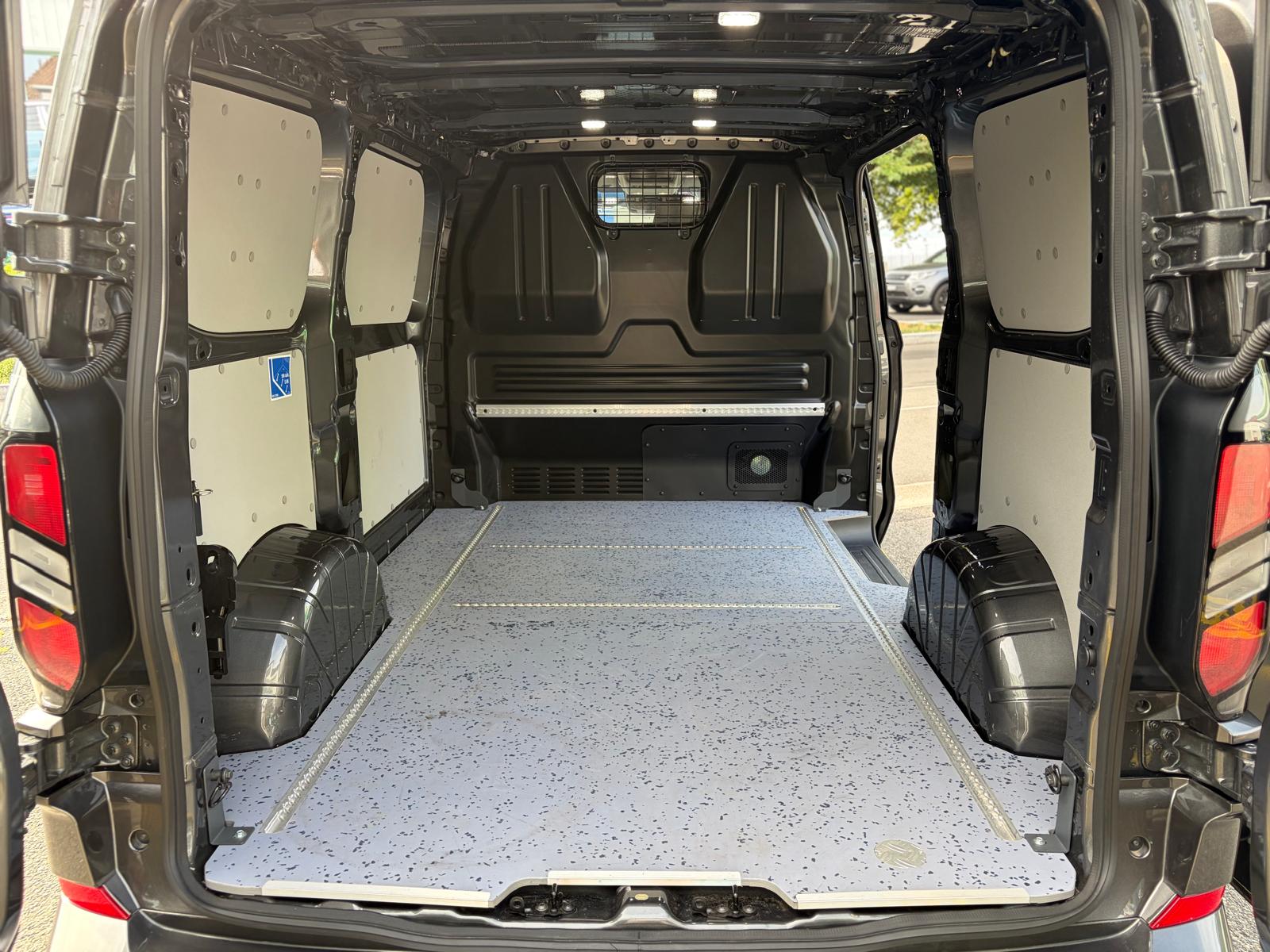 FORD Transit Custom Van PHEV 320 L1H1 Limited Automat-image-11