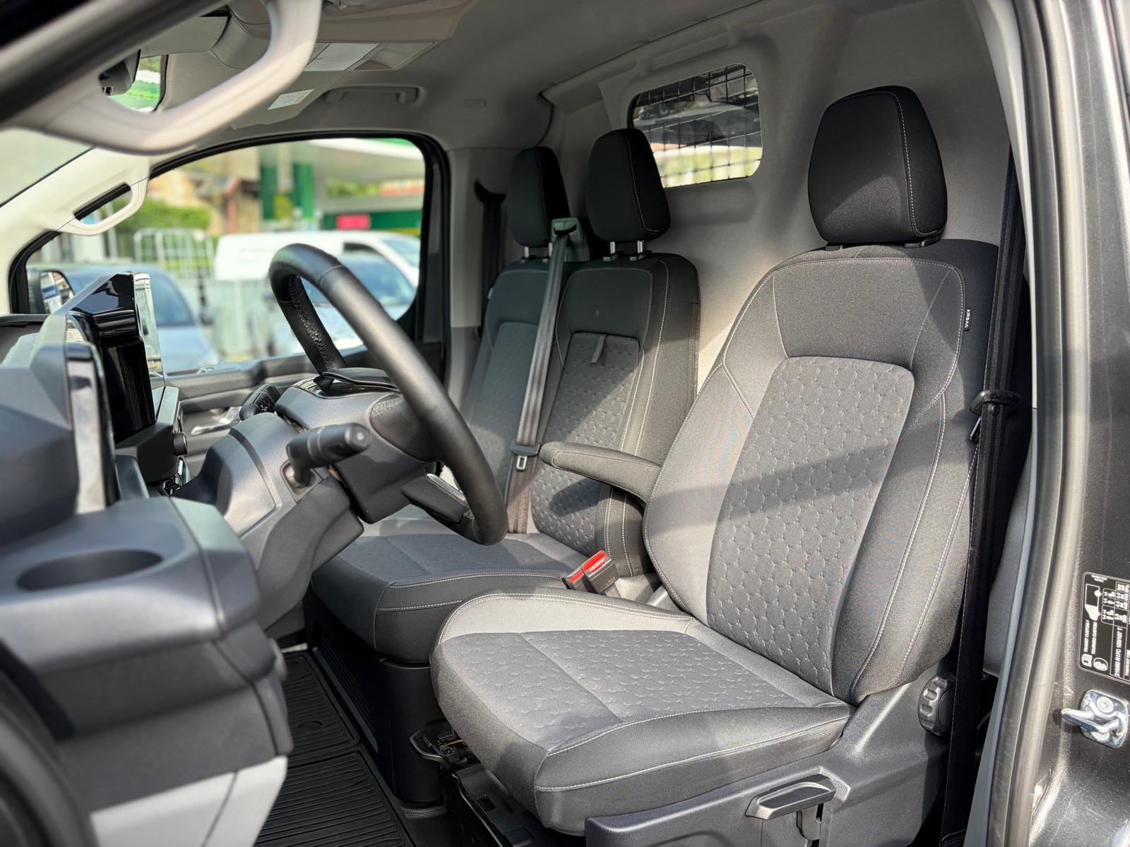 FORD Transit Custom Van PHEV 320 L1H1 Limited Automat-image-9