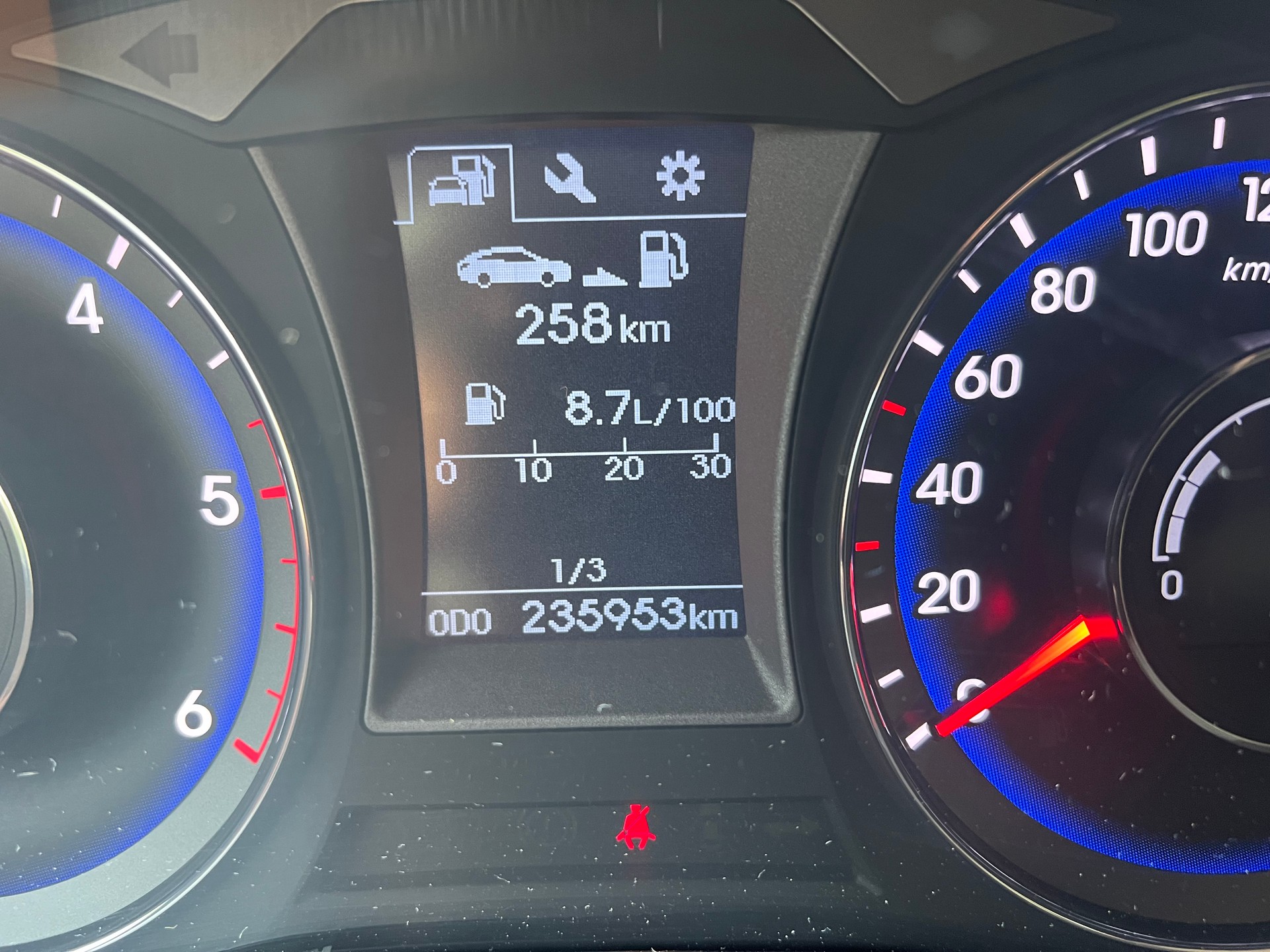 HYUNDAI i40 Wagon 1.7 CRDI Vertex-image-8