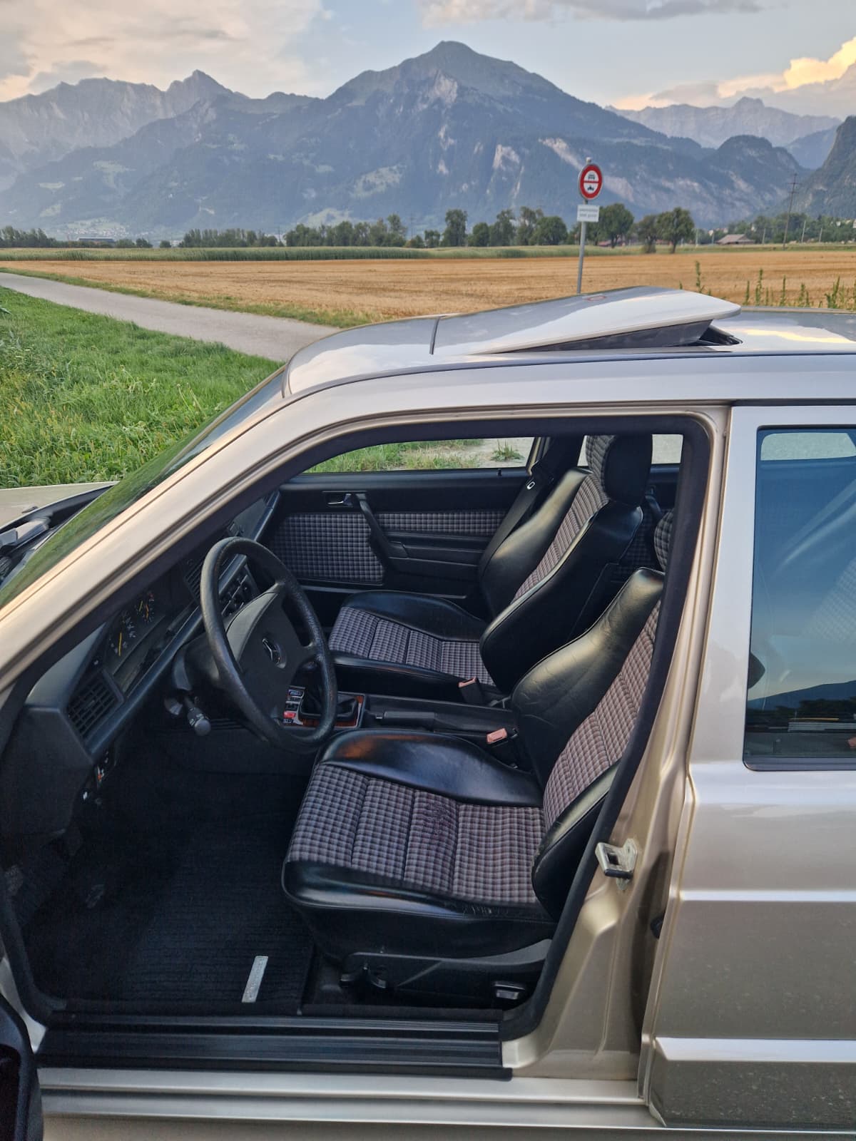 MERCEDES-BENZ 190 E 2.5-16-image-10